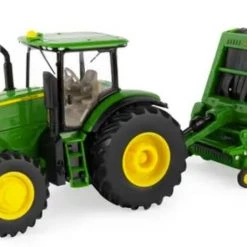 Ertl John Deere 7270R with 560R Round Baler 1:32 Scale